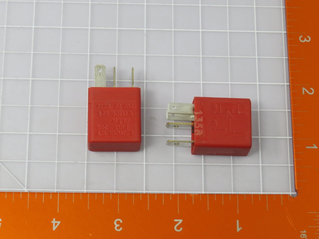1/11308/85 E 12V 30A